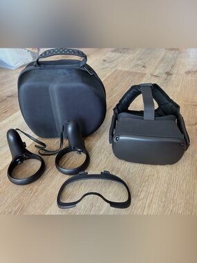Meta Oculus Quest 1 Black VR Headset 64GB MH-B with Controllers 
Good Condition